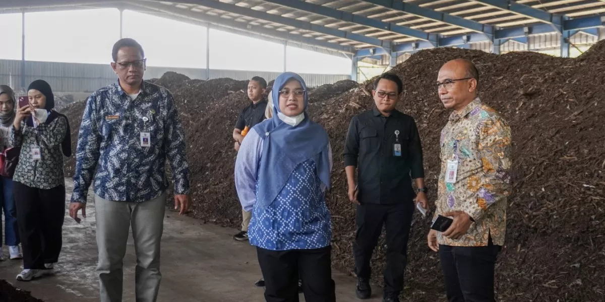 Anggota Komisi XII DPR RI meninjau TPA Banjardowo Jombang (dok.istimewa)