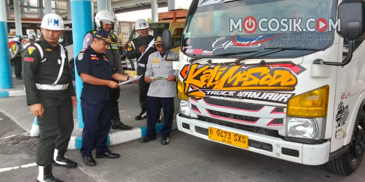 Operasi gabungan di Terminal Kepuhsari menjaring 9 truk dengan KIR kedaluwarsa (dok.istimewa)
