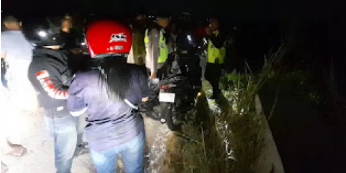 Pengendara Honda Beat tewas setelah menabrak pembatas jembatan di Ploso, Jombang (dok.istimewa)