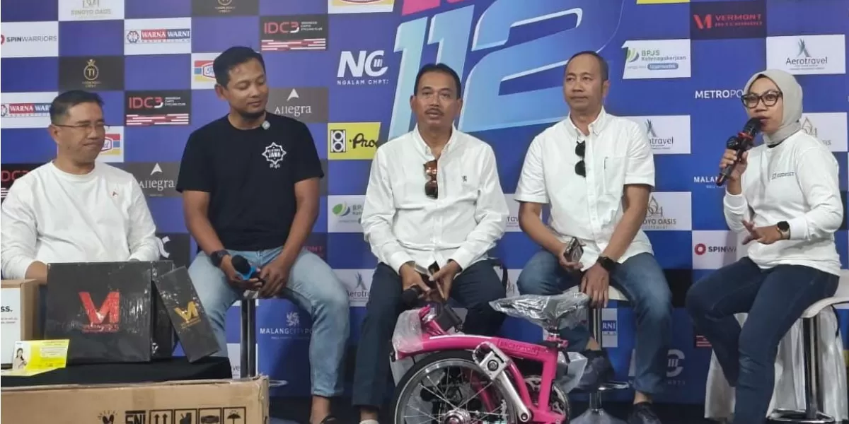 Ketua Ngalam Folding Bike Misbahul Munir saat konferensi pers M112 2026 di Malang City Point, Jumat (14/8/2026), menjelang pelaksanaan gowes rute 64 kilometer di Kota Malang (M. Irwan/AboutMalang.com)