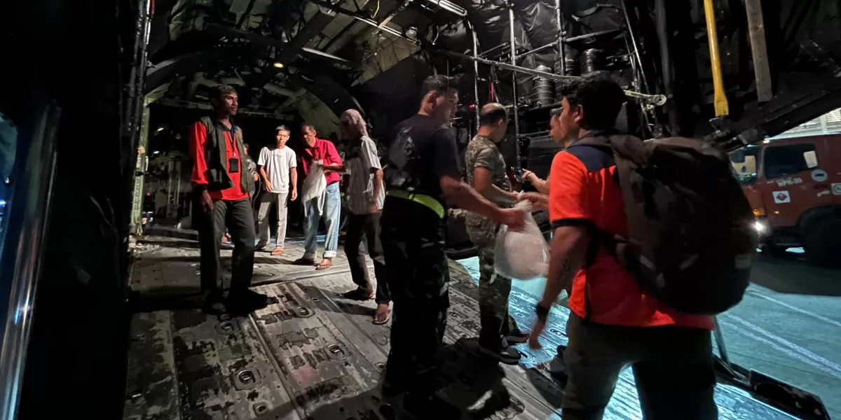 Pemerintah mempercepat penanganan gempa NTT dengan mendirikan RS lapangan, membuka akses logistik, dan memenuhi kebutuhan ribuan pengungsi (Promedia Teknologi Indonesia)