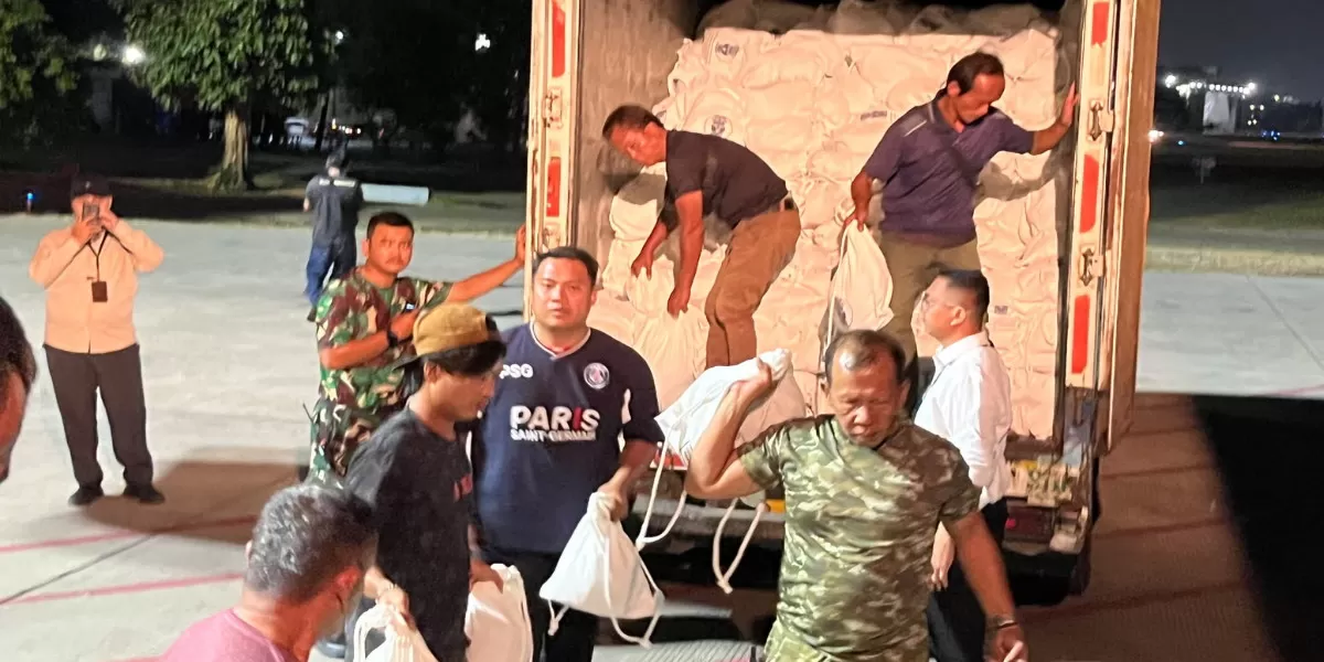 Personel TNI dan Polri dikerahkan ke sejumlah wilayah terdampak gempa di NTT untuk membantu evakuasi, distribusi logistik, dan penanganan pascabencana (Promedia Teknologi Indonesia)