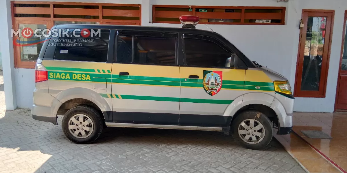 Ambulans Siaga Desa Kampungbaru dipusatkan di Balai Desa dan disiagakan 24 jam untuk mempercepat pelayanan transportasi medis bagi warga (Rudiyanto)