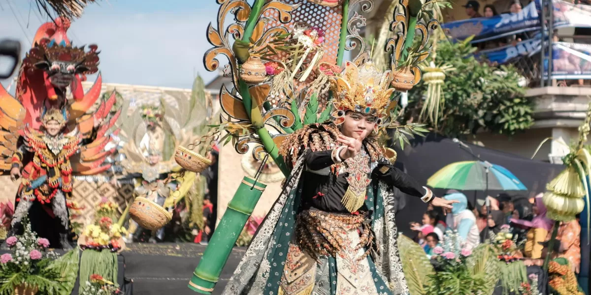 BYCN berpartisipasi dalam Gintangan Bamboo Attraction 2026 yang mengolah potensi bambu menjadi karya fashion dan seni pertunjukan bernilai ekonomi (Promedia Group)