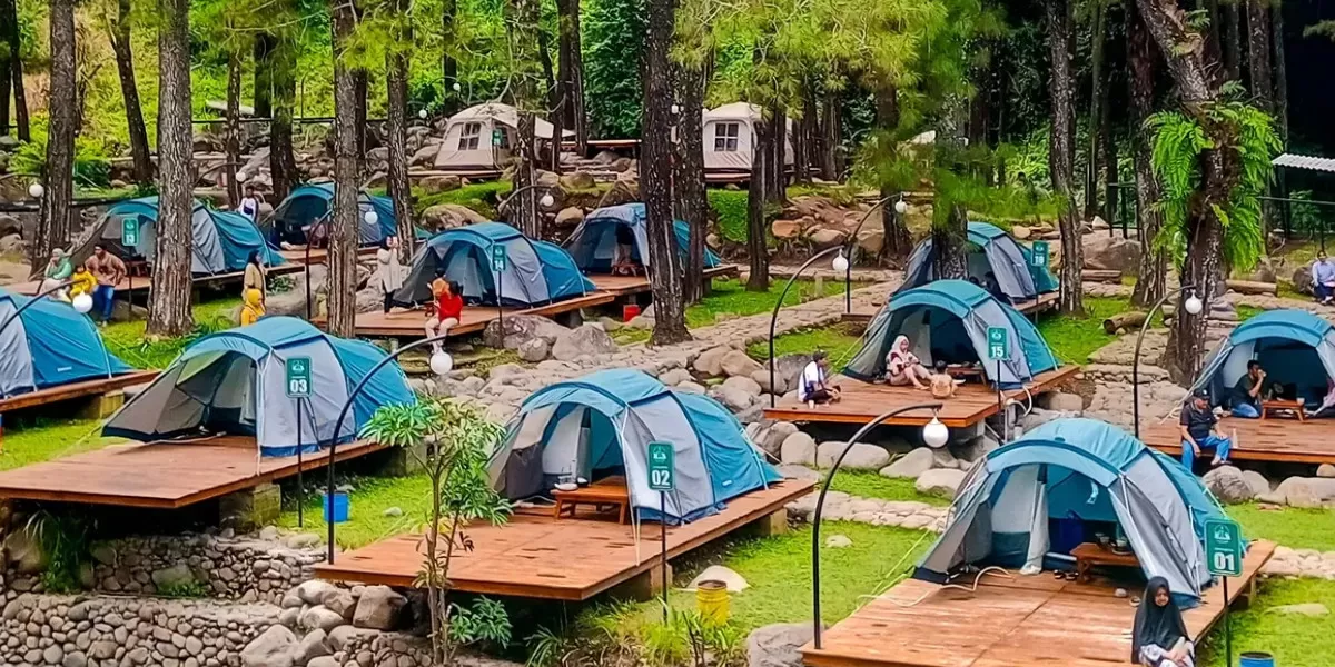 Jolotundo Glamping &amp; Edupark di Desa Bajulan, Kecamatan Loceret, Nganjuk, menawarkan suasana alam sejuk di kaki Gunung Wilis dengan konsep glamping dan edukasi (dok.istimewa)