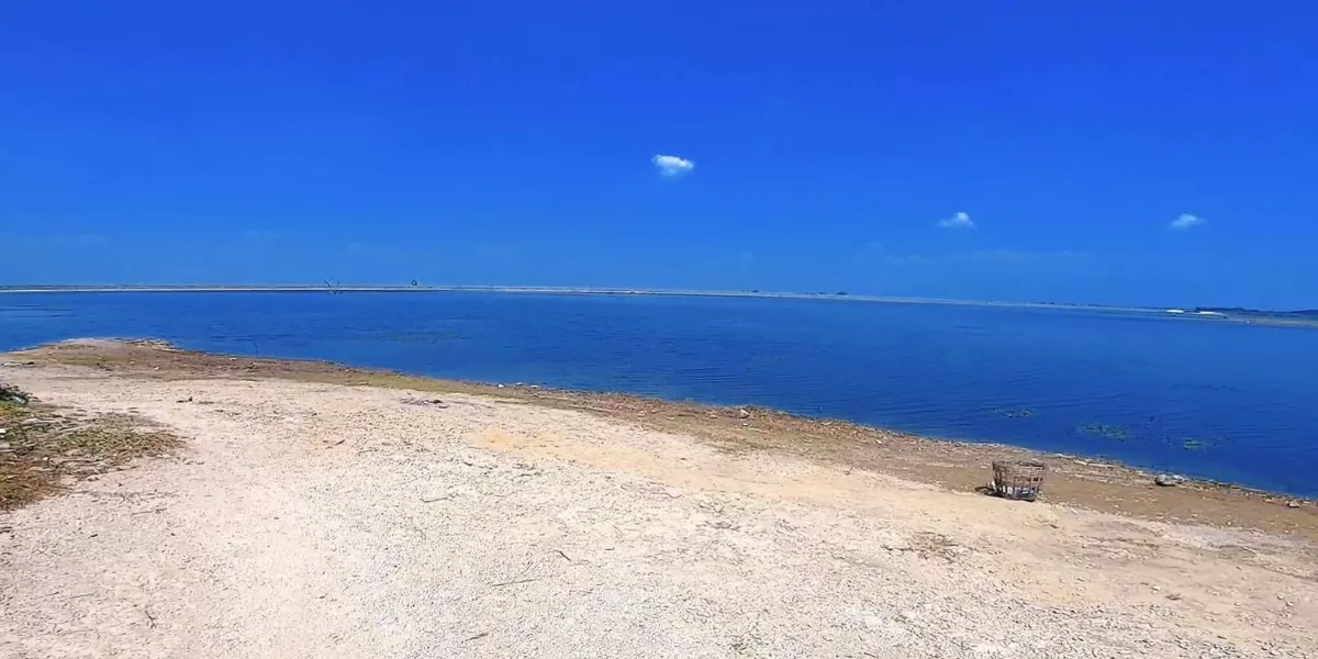 Panorama Bendungan Semantok di Desa Sambikerep, Kecamatan Rejoso, Nganjuk, yang memiliki hamparan air luas dan menjadi destinasi favorit warga (dok.istimewa)