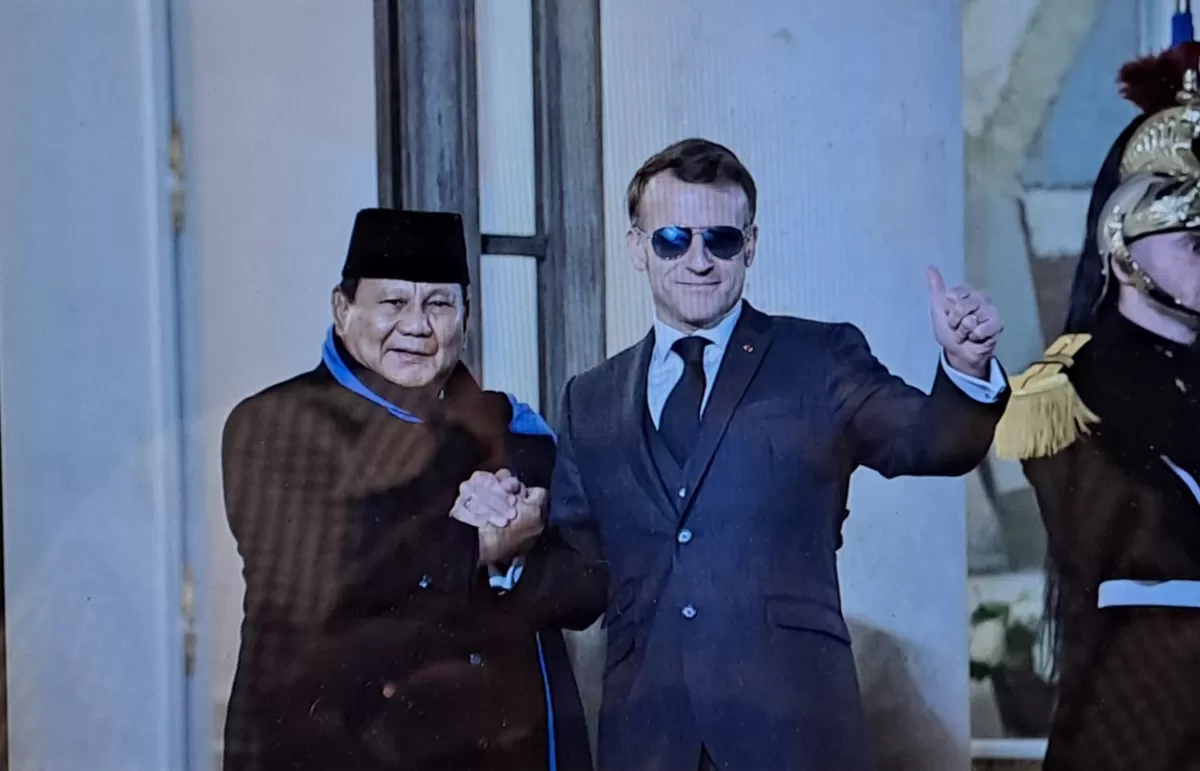 Presiden Prabowo Subianto tiba di Istana &Eacute;lys&eacute;e guna menghadiri jamuan santap malam atas undangan pribadi dari Presiden Prancis Emmanuel Macron, Jumat Malam (23/1) waktu setempat. (Foto: Dok. Badan Komunikasi Istana)