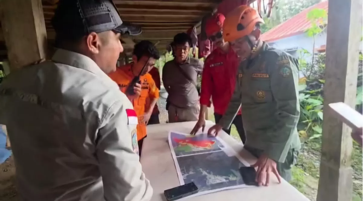 Tim gabungan dikerahkan untuk melakukan pencarian pesawat terbang ATR-400 yang hilang kontak di Kabupaten Maros. 