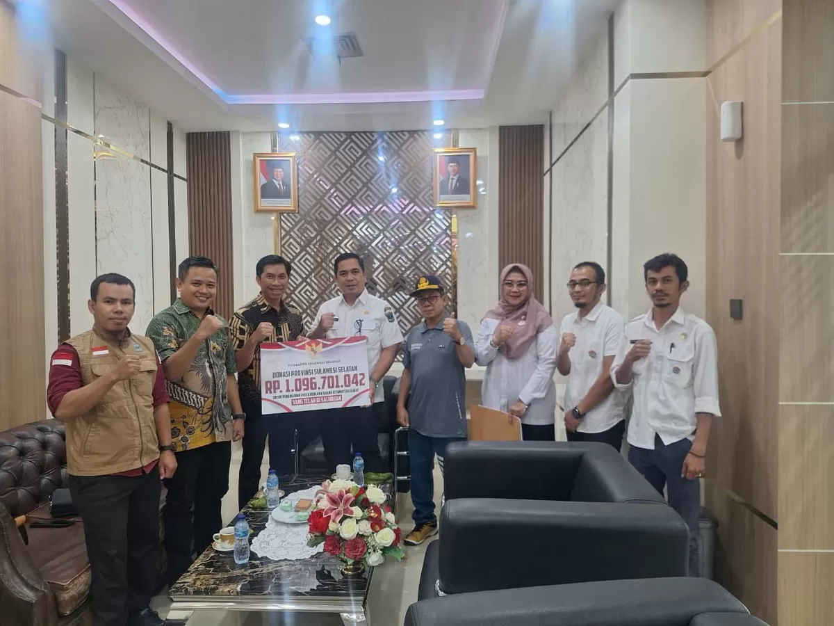 Pemprov Sulsel salurkan bantuan secara simbolis ke Aceh, Sumut, dan Sumbar.