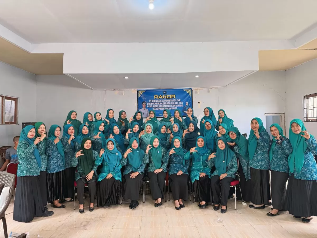 Ketua TP PKK Desa dan Kelurahan se-Kecamatan Gantarang berkumpul di Desa Bialo.