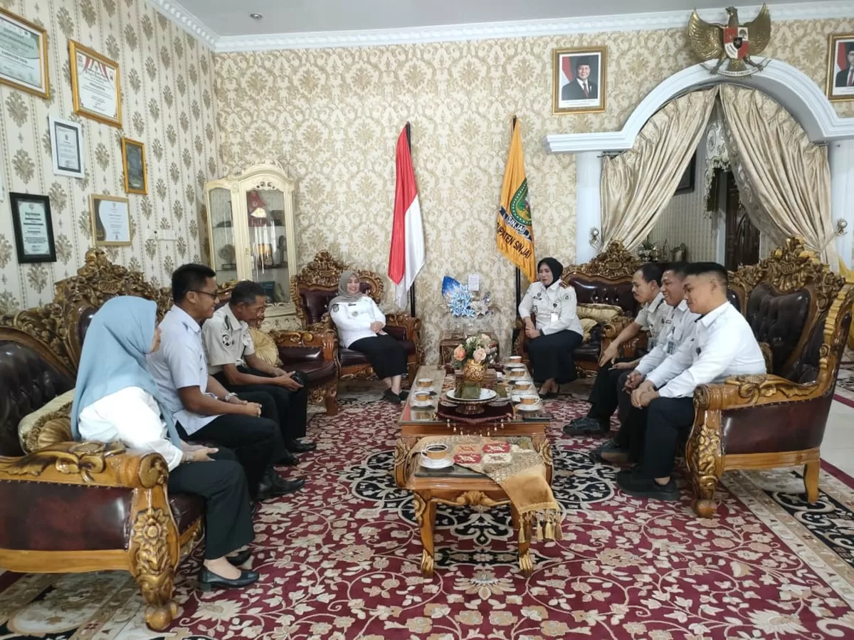 Bupati Sinjai Hj Ratnawati Arif terima kunjungan Kelas II Watampone.