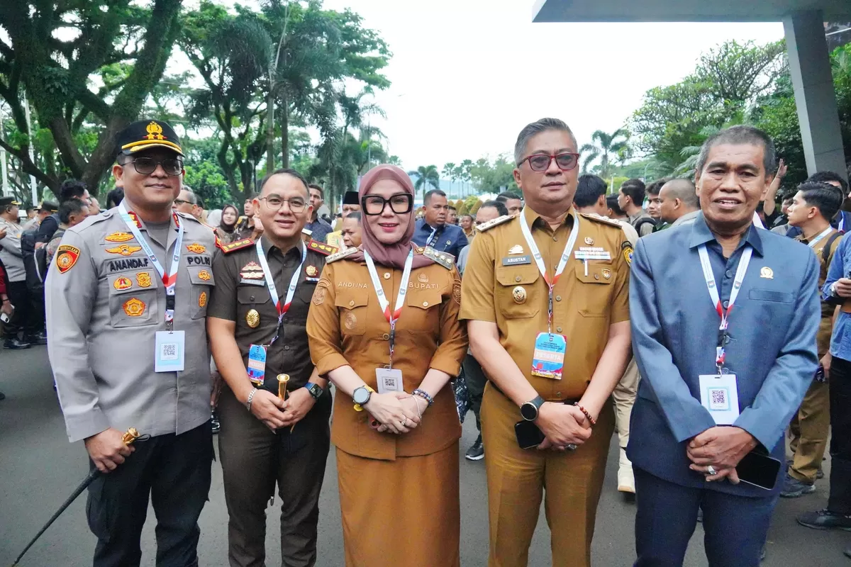 Bupati Barru Andi Ina Kartika bersama Wakil Bupati Barru Abustan A Bintang ikut Rakornas Sinergi Pusat dan Daerah.