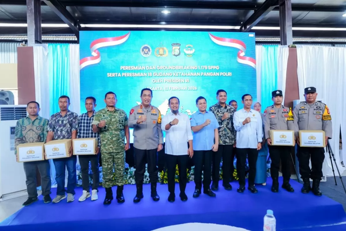 Gubernur Sulsel Andi Sudirman Sulaiman hadiri peresmian 1.179 SPPG.