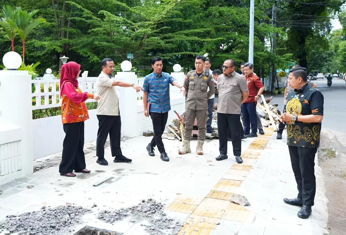 Gubernur Sulsel Andi Sudirman Sulaiman bersama Bupati Gowa Sitti Husniah Talenrang.