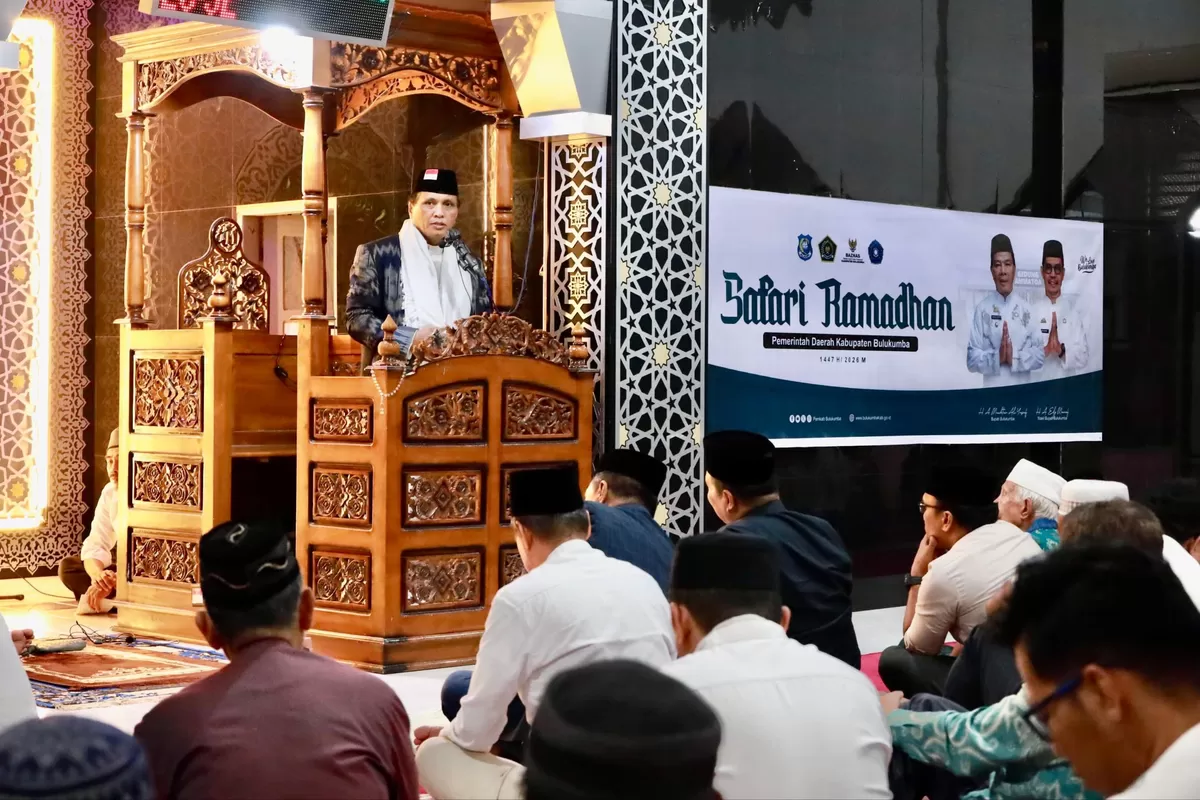 Ustads Hakim Bohari membawa ceramah di safari ramadhan.