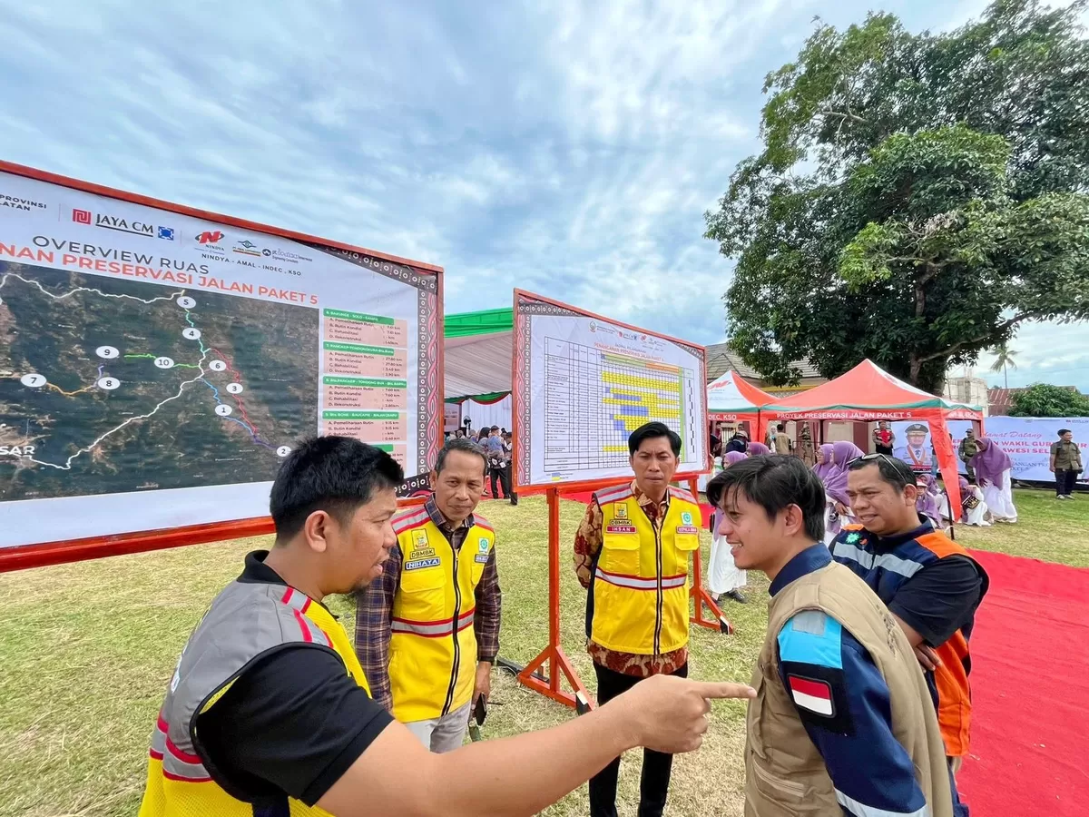 Ketebalan aspal Jalan Hertasning diuji dan memenuhi standar.