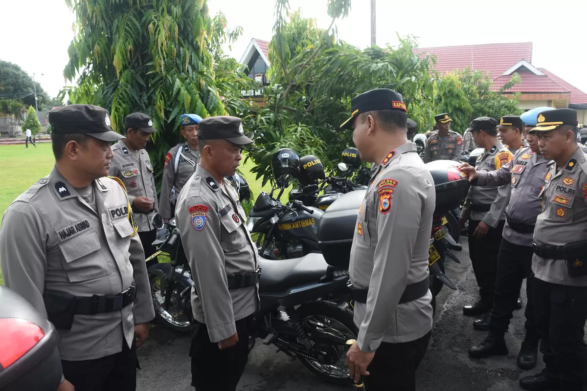 Kapolres Bulukumba AKBP Restu Wijayanto cek kendaraan Bhabinkamtibmas. 