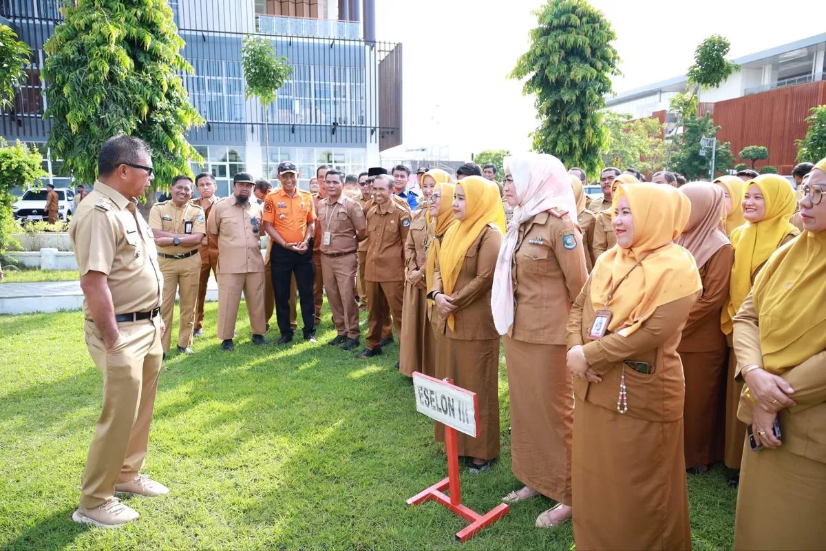 Bupati Bulukumba Andi Muchtar Ali Yusuf memberi arahan ke para ASN.