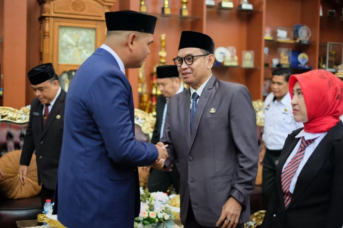 Bupati Bantaeng M Fathul Fauzy Nurdin atau Uji Nurdin melakukan mutasi.