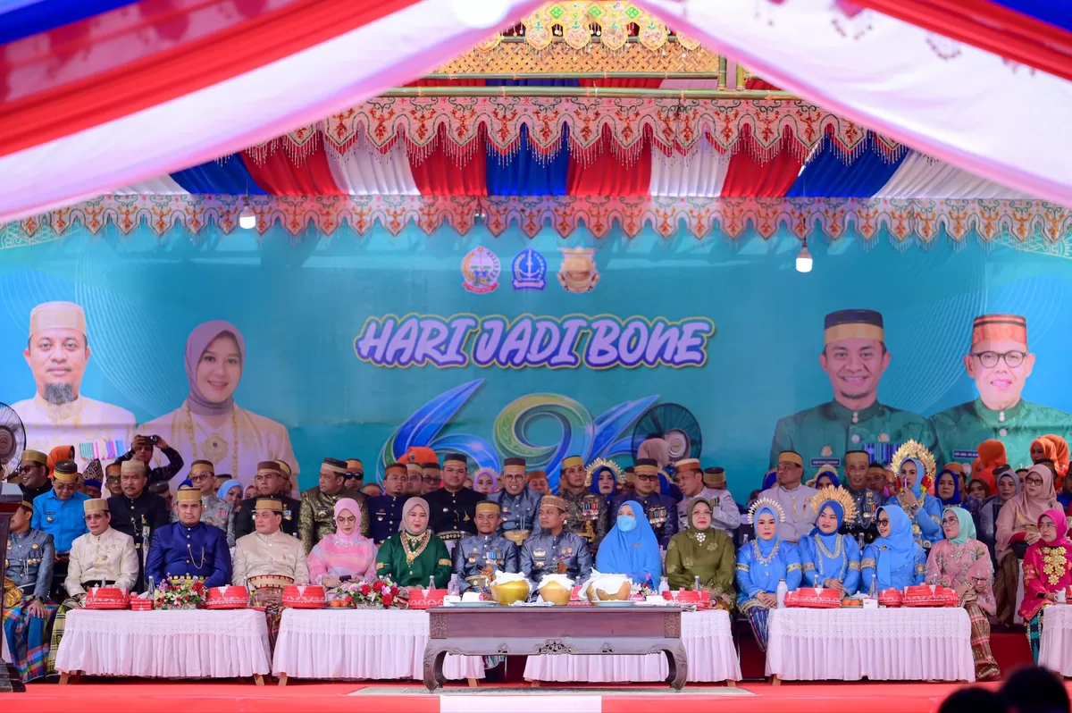Wagub Sulsel Famtawati Rusdi dampingi Gubernur Andi Sudirman di Hari Jadi Bone.