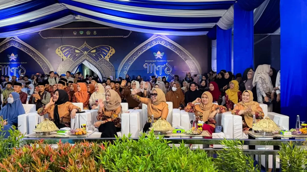 Bupati Sinjai Hj Ratnawati Arif hadir di pembukaan Musabaqah Tilawatil Qur&rsquo;an (MTQ) XXXIV tingkat Provinsi Sulawesi Selatan di Maros.