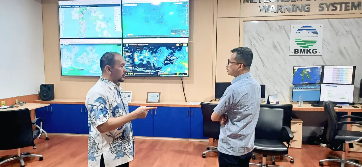 Kepala Diskominfo SP Sulsel, Muhammad Salim Basmin kunjungi BMKG Sulsel.