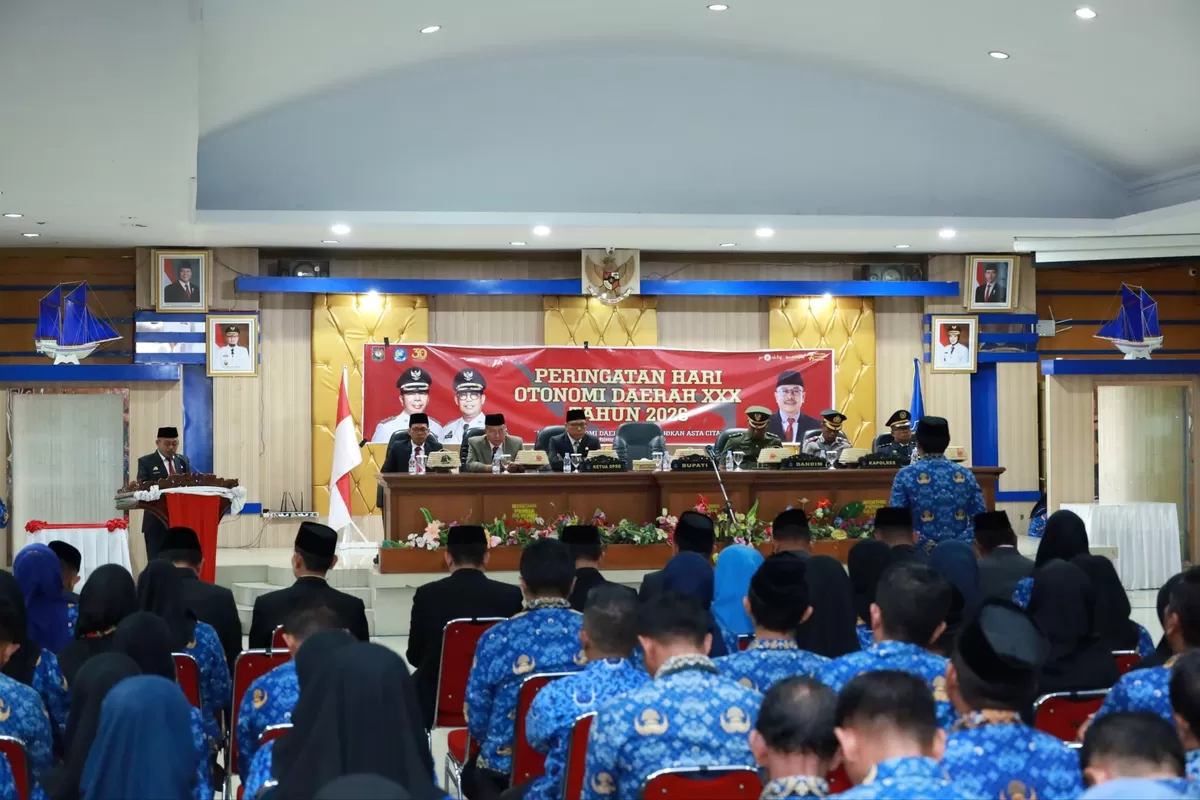 Sekda Bulukumba Muh Ali Saleng pimpin upacara peringatan Hari Otonomi Daerah diruang pola kantor Bupati Bulukumba, Senin, 27 April 2026.