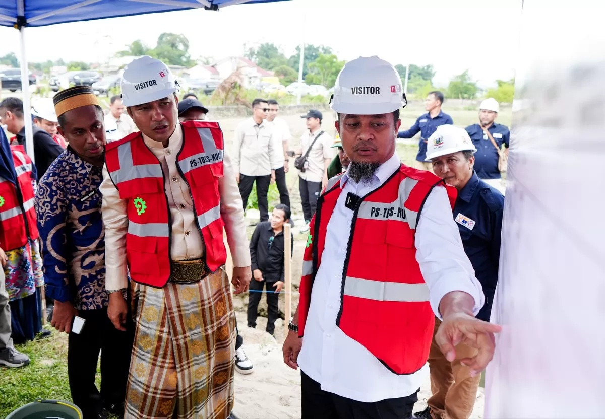 Gubernur Sulsel Andi Sudirman bersama Bupati Luwu Utara Andi Abdullah Rahim.