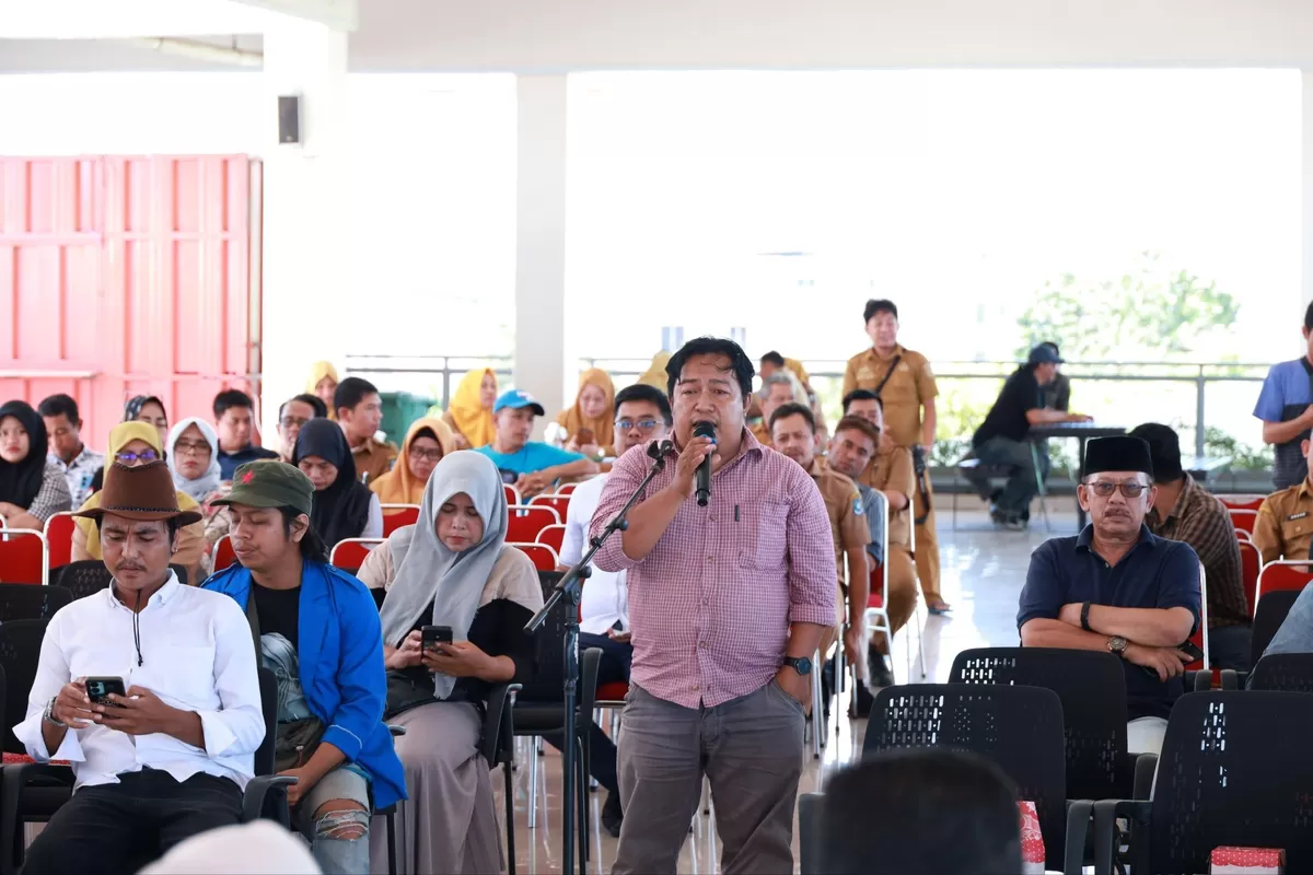 Salah satu peserta Dialog bersama Pemkab Bulukumba di Gedung Pinisi.