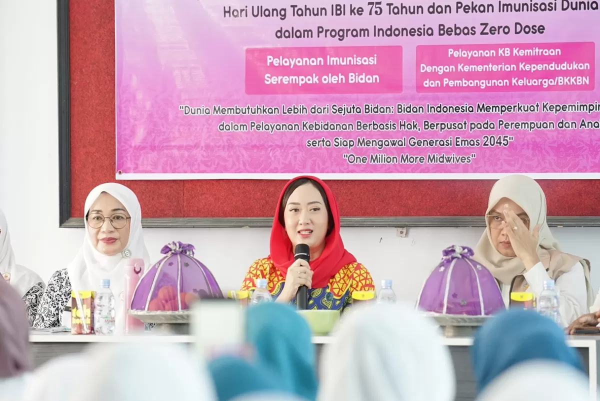Ketua TP PKK Bantaeng Gunya Paramasukhaputri buka Bakti Sosial Pelayanan KB serentak di Kassi-kassi.