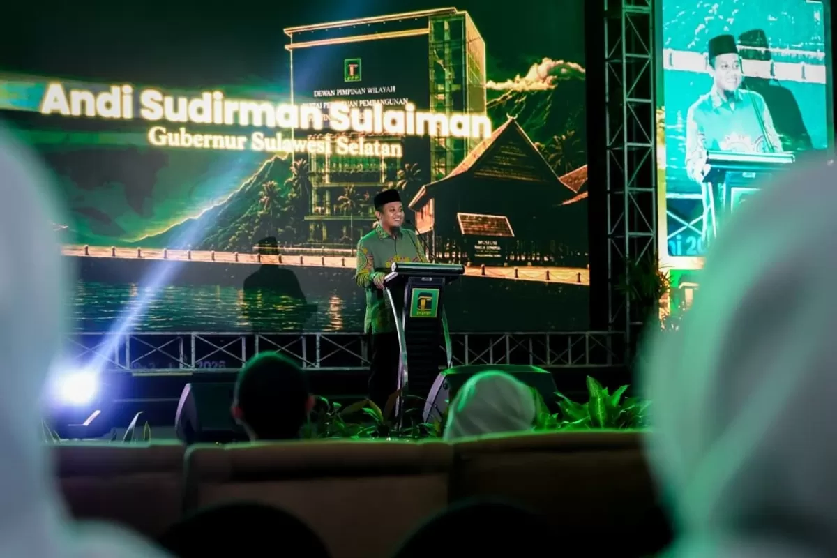Gubernur Sulsel Andi Sudirman Sulaiman menghadiri pelatikan DPW PPP Sulsel.