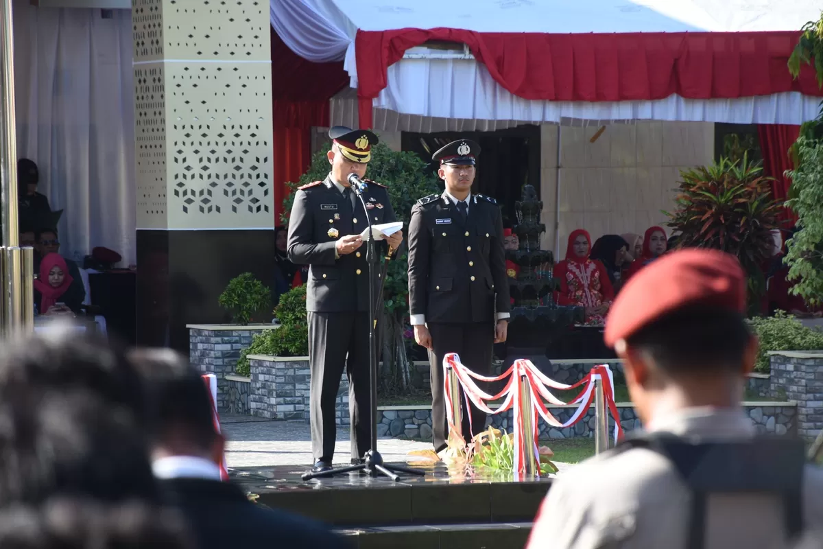 Kapolres Bulukumba AKBP Restu Wijayanto pimpin upacara Hari Bhayangkara ke-80 tahun.