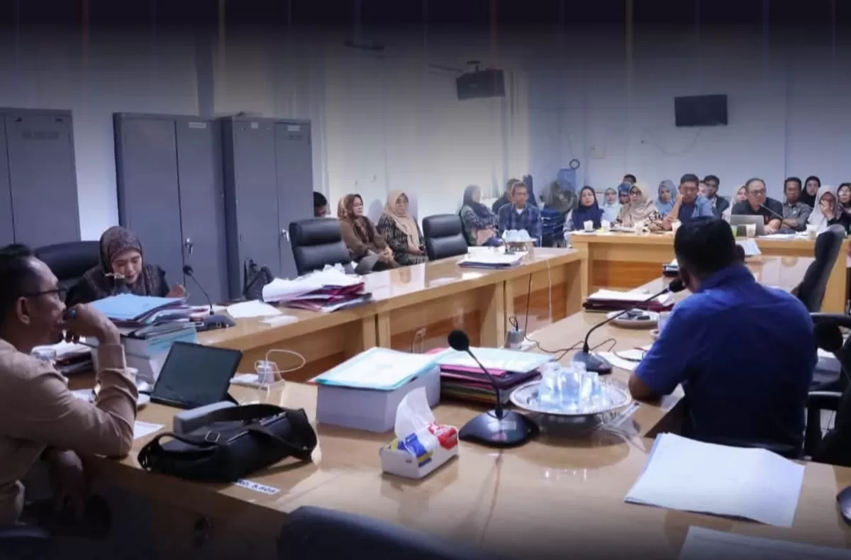 Hari libur, Komisi IV DPRD Bulukumba tetap tuntaskan pembahasan Pertanggungjawaban APBD 2025.