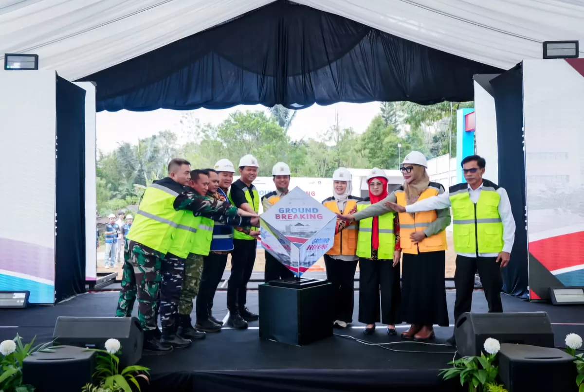 Gubernur Sulsel Andi Sudirman Sulaiman melakukan groundbreaking pembangunan RS Regional Wilayah Selatan di Gowa.