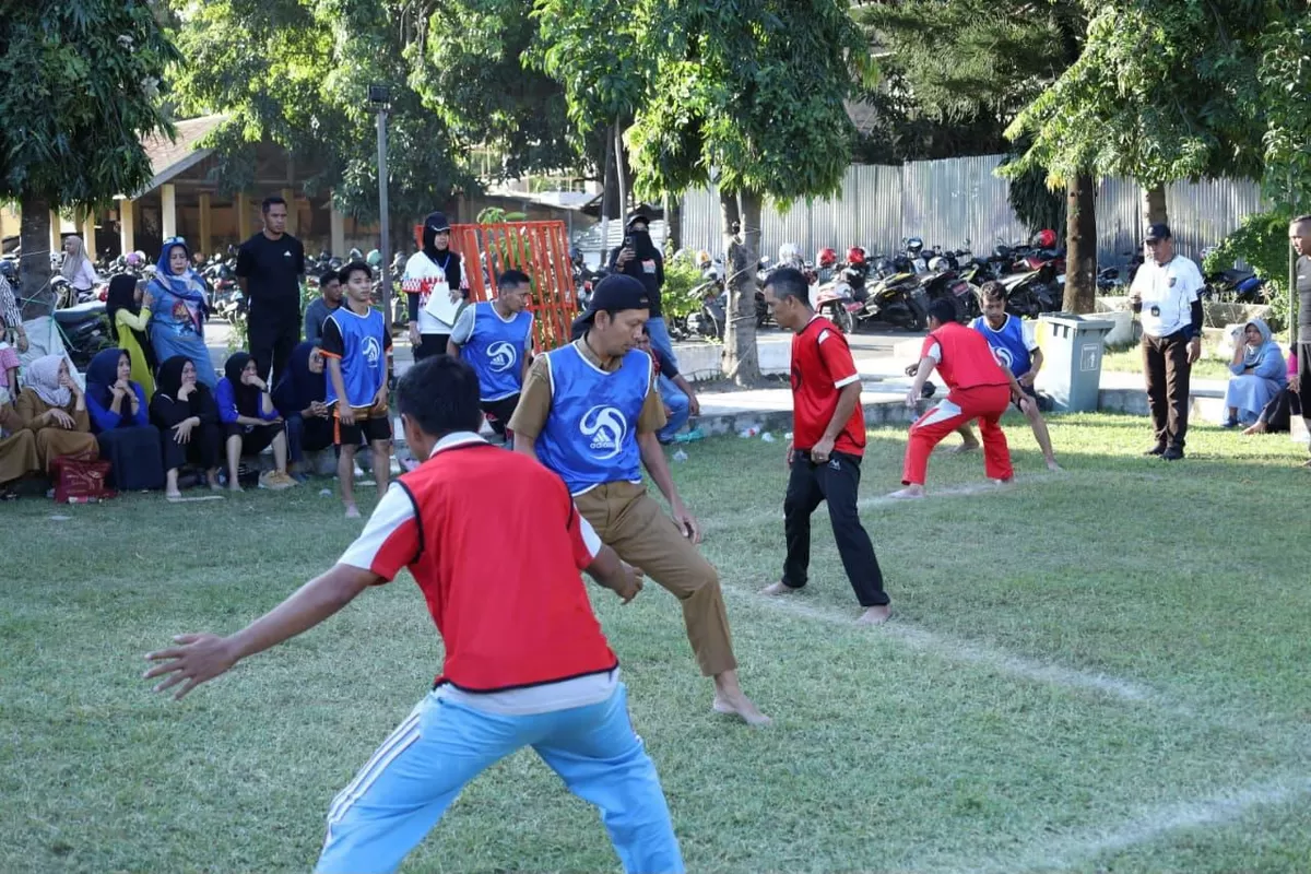 Gala Hadang salah satu permainan tradisional yang akan di lombakan Pemkab Bulukumba di Hari Kemerdekaan. 