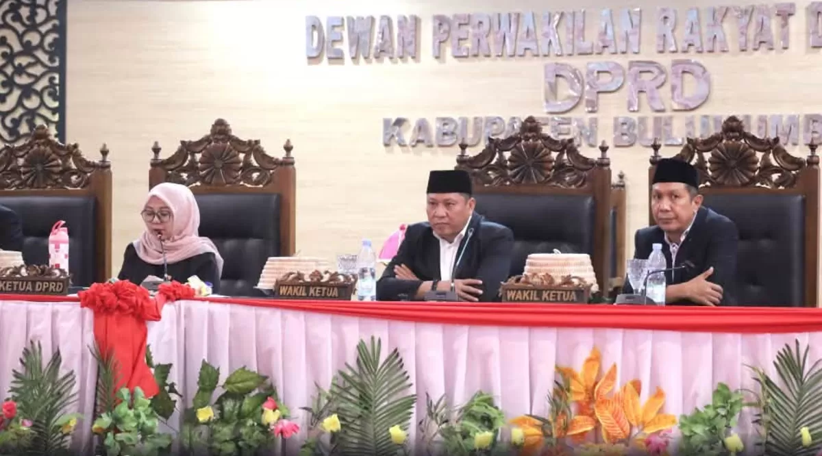 Tiga pimpinan DPRD Bulukumba saat pelaksanaan Rapat Paripurna.
