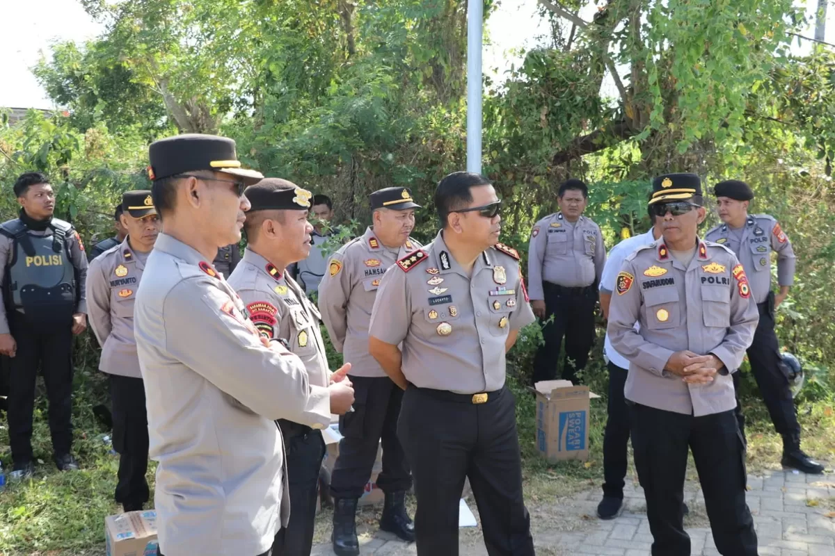 Kapolres Bulukumba AKBP Stephanus Luckyto Andri Wicaksono pantau pelatihan personel Dalmas Polres Bulukumba.