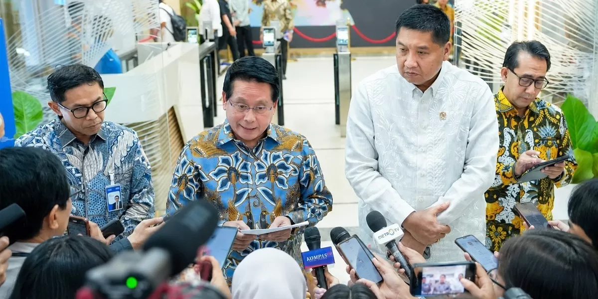 Direktur Utama BRI Hery Gunardi dan Menteri Perumahan dan Kawasan Pemukiman Maruarar Sirait saat sosialisasi realisasi penyaluran KUR Perumahan BRI. (BRI)