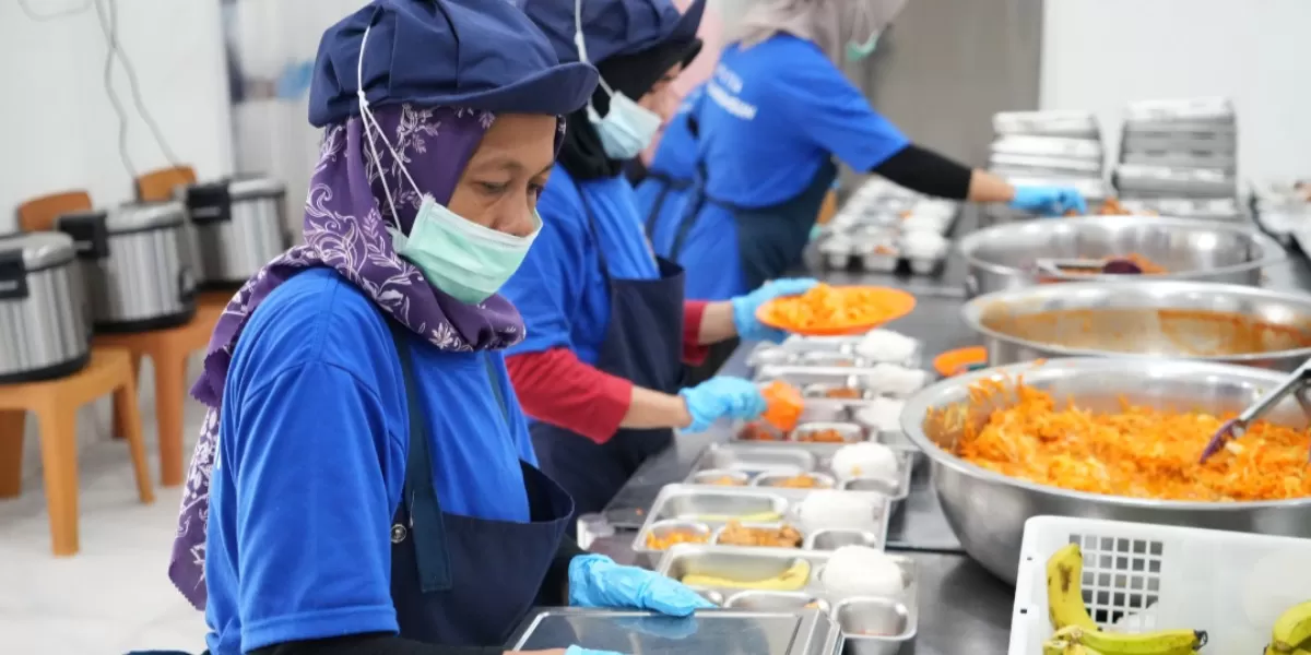 Menyoroti program MBG yang dinyatakan akan tetap berjalan selama momen Ramadan 2026.  (Dok. BGN)