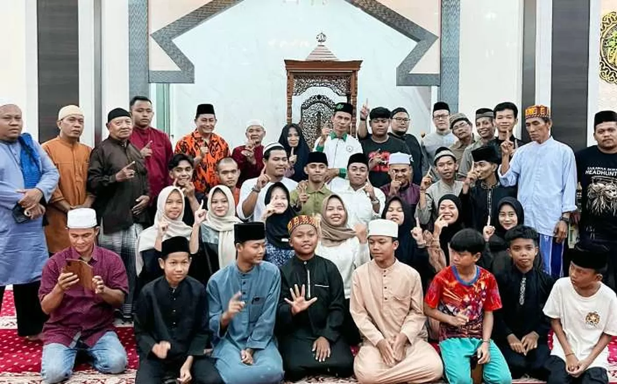 Pelantikan pengurus baru Remaja Masjid Darussalam Tanjungpinang, Kamis (1/1/2026). (Foto: Arsih Zul Adha)