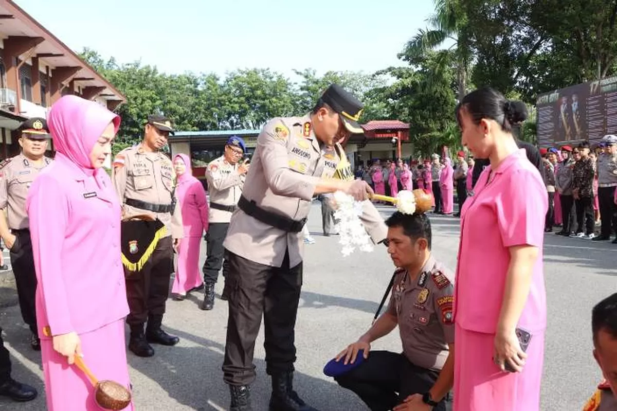 Kapolresta Barelang Pimpin Upacara Kenaikan Pangkat 127 Personel