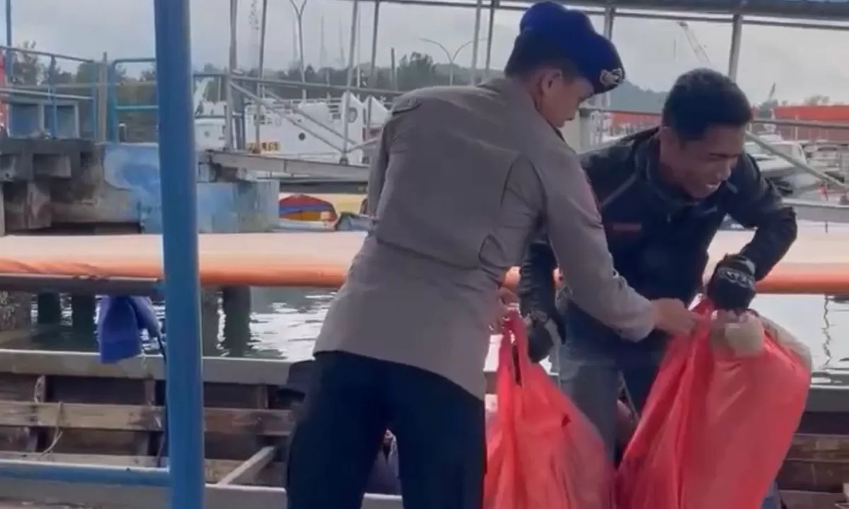 Satpolairud Polresta Barelang Laksanakan Pengamanan dan Pengecekan Penumpang di Pelabuhan Bot Pancung Sekupang
