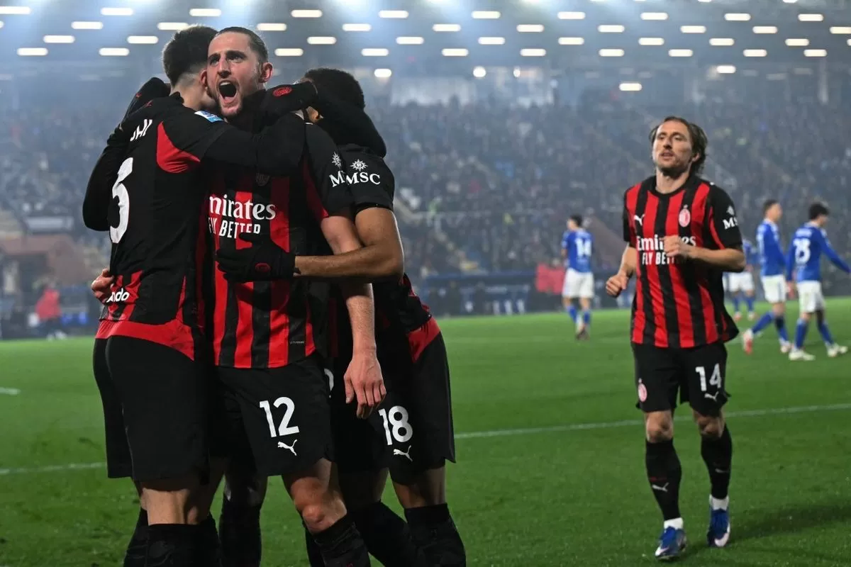 Milan Siap Hadapi Lecce, Leao-Pulisic Pimpin Serangan