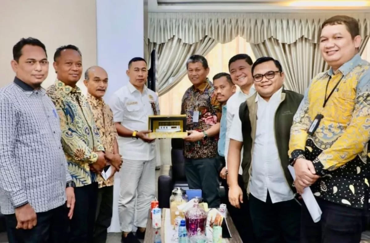Sekda Firmansyah Terima Kunjungan DPRD Siak, Bahas Penguatan Tata Kelola Pemerintahan