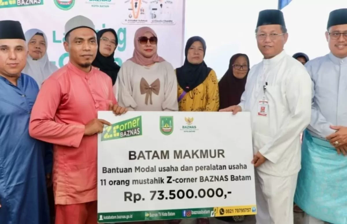 Sekretaris Daerah (Sekda) Kota Batam, Firmansyah, mewakili Wali Kota dan Wakil Wali Kota Batam, meresmikan Z-Corner sekaligus menyerahkan bantuan mustahik dwi mingguan yang digelar Badan Amil Zakat Nasional (BAZNAS) Kota Batam.