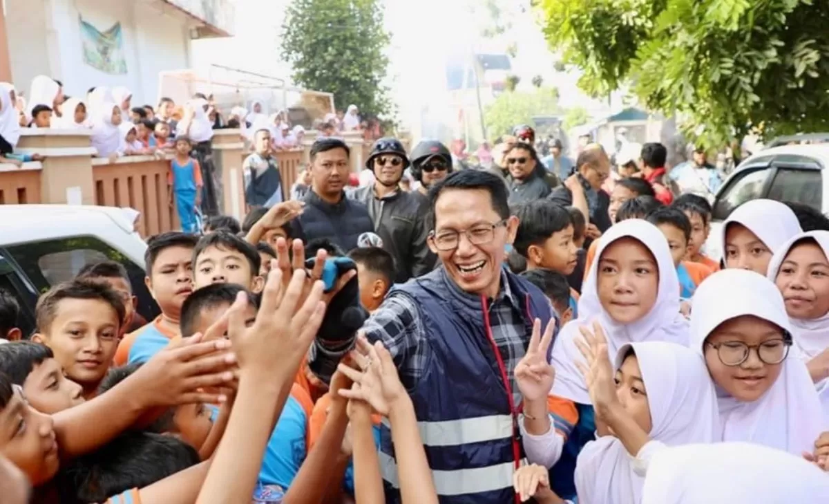 Walikota Amsakar Ikuti Konvoi Vespa, Semarakkan March of the Mods 2026