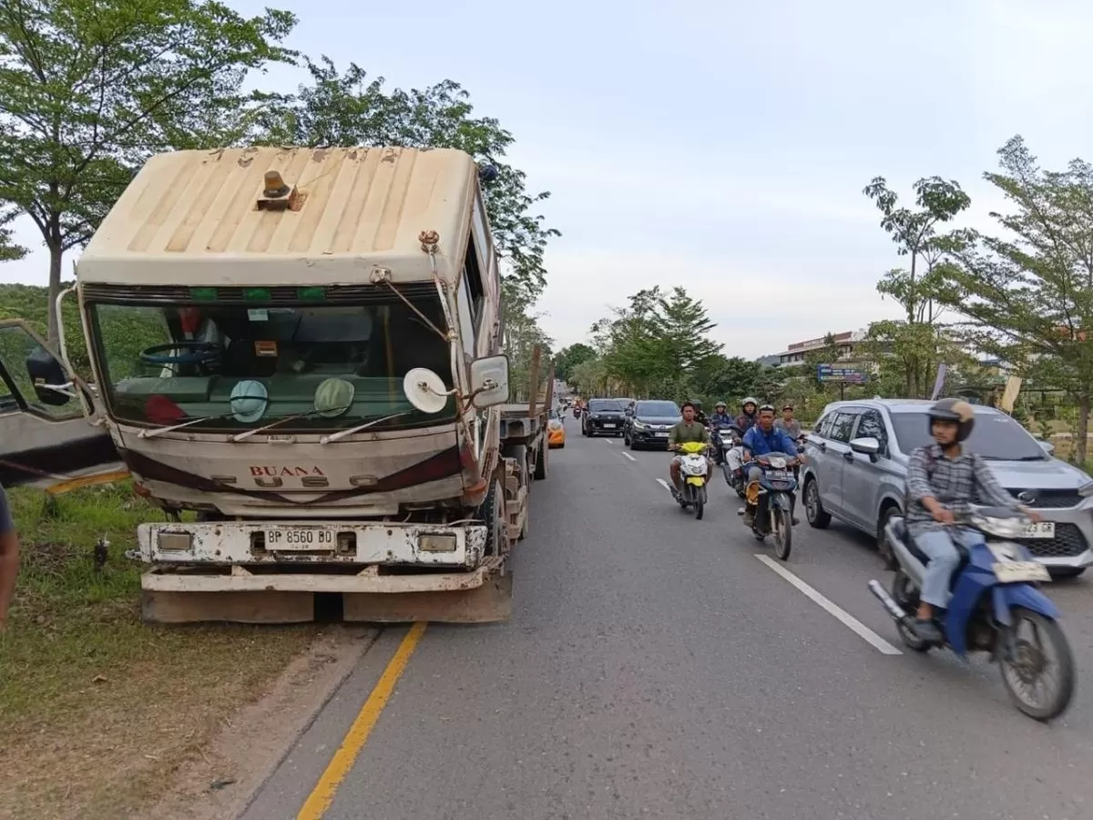 Pengaduan tersebut tercatat dengan Nomor Pengaduan 17294893 dan diterima oleh Operator Layanan 110 Polresta Barelang.