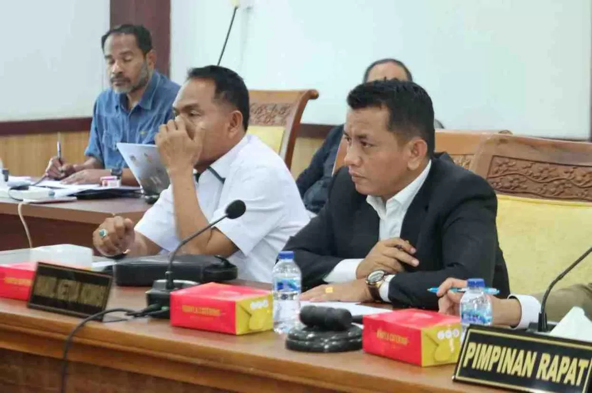 Komisi I DPRD Kota Batam menggelar Rapat Dengar Pendapat Umum (RDPU) terkait permasalahan lahan antara warga yang bermukim di salah satu titik kawasan Seraya Atas