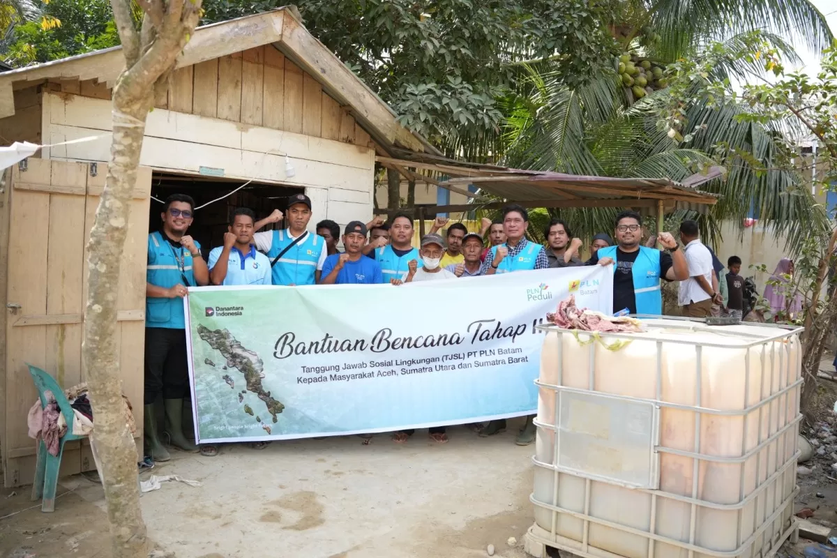 PLN Batam Salurkan Bantuan Kemanusiaan Tahap 2 untuk Korban Banjir di Sumatera