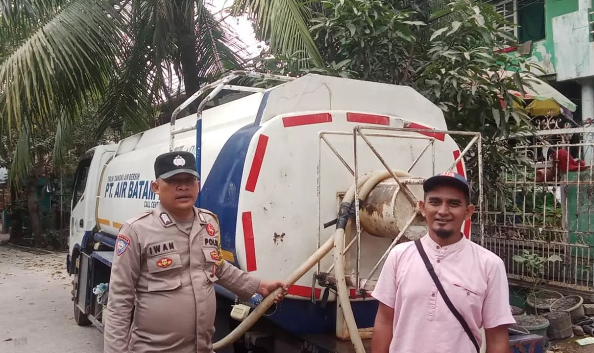 Pengamanan Pendistribusian Air Bersih Hari Ke-8 di Tanjung Sengkuang Berjalan Aman dan Kondusif